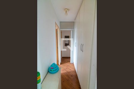 Apartamento à venda com 74m², 3 quartos e 2 vagasCorredor