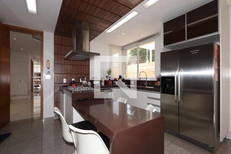 Casa à venda com 380m², 3 quartos e 6 vagasCozinha