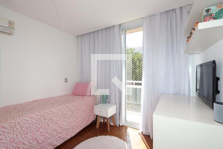 Casa à venda com 380m², 3 quartos e 6 vagasSuíte 2