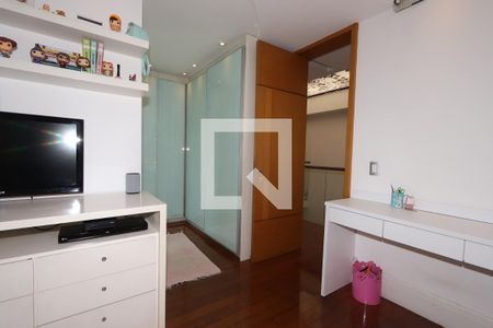 Casa à venda com 380m², 3 quartos e 6 vagasSuíte 2