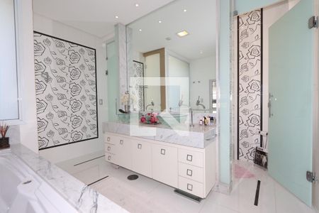 Casa à venda com 380m², 3 quartos e 6 vagasBanheiro da Suíte Master