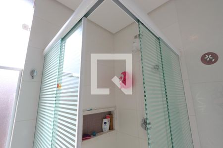 Casa à venda com 380m², 3 quartos e 6 vagasBanheiro da Suíte 2