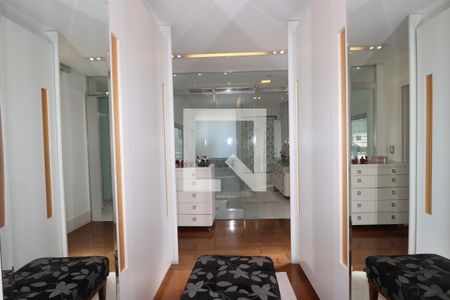 Casa à venda com 380m², 3 quartos e 6 vagasCloset da Suíte Master