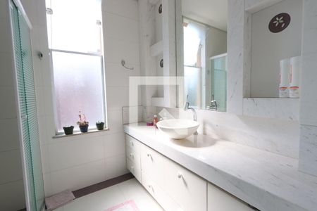 Casa à venda com 380m², 3 quartos e 6 vagasBanheiro da Suíte 3