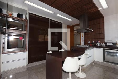 Casa à venda com 380m², 3 quartos e 6 vagasCozinha