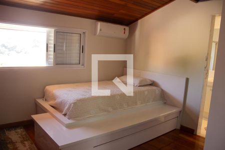 Casa de condomínio à venda com 307m², 4 quartos e 8 vagas Casa de condomínio à venda com 307m², 4 quartos e 8 vagasSuíte 3