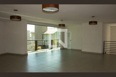 Casa de condomínio à venda com 307m², 4 quartos e 8 vagas Casa de condomínio à venda com 307m², 4 quartos e 8 vagasÁrea comum - Salão de festas