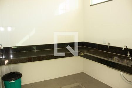 Casa de condomínio à venda com 307m², 4 quartos e 8 vagas Casa de condomínio à venda com 307m², 4 quartos e 8 vagasÁrea comum - Salão de festas