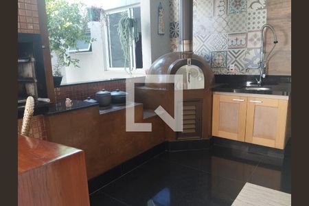 Casa de condomínio à venda com 307m², 4 quartos e 8 vagas Casa de condomínio à venda com 307m², 4 quartos e 8 vagasÁrea gourmet