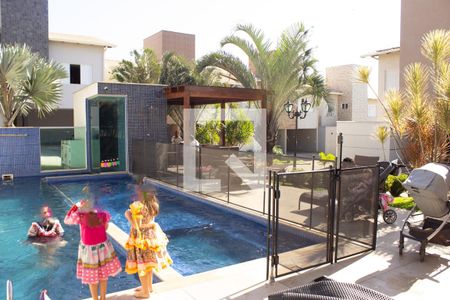 Casa de condomínio à venda com 307m², 4 quartos e 8 vagas Casa de condomínio à venda com 307m², 4 quartos e 8 vagasPiscina