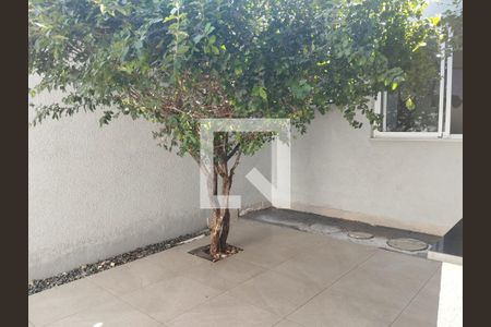 Casa de condomínio à venda com 307m², 4 quartos e 8 vagas Casa de condomínio à venda com 307m², 4 quartos e 8 vagasQuintal