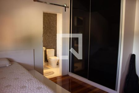 Casa de condomínio à venda com 307m², 4 quartos e 8 vagas Casa de condomínio à venda com 307m², 4 quartos e 8 vagasSuíte 3