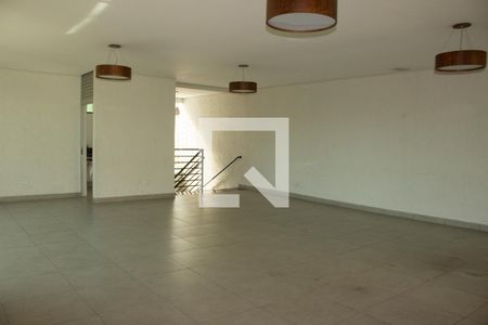 Casa de condomínio à venda com 307m², 4 quartos e 8 vagas Casa de condomínio à venda com 307m², 4 quartos e 8 vagasÁrea comum - Salão de festas