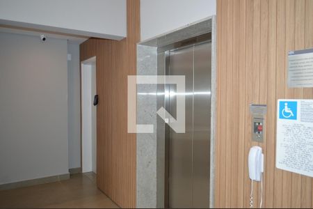 Apartamento à venda com 33m², 1 quarto e sem vagaElevadores