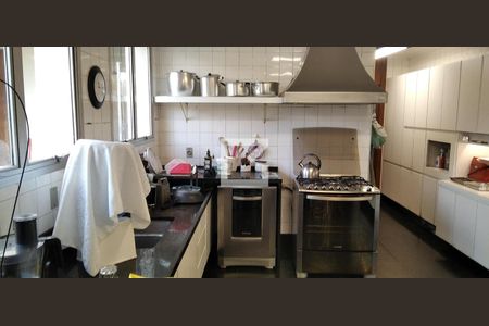 Casa para alugar com 962m², 7 quartos e 10 vagasCozinha