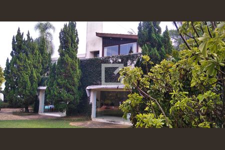 Casa para alugar com 962m², 7 quartos e 10 vagasFachada