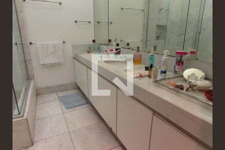 Casa para alugar com 962m², 7 quartos e 10 vagasBanheiro da Suíte 1