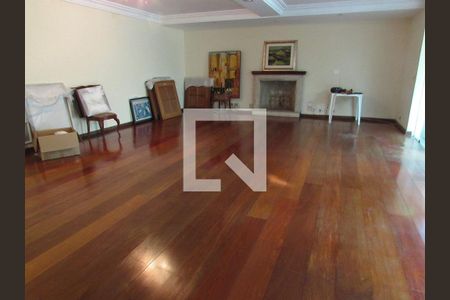 Casa para alugar com 962m², 7 quartos e 10 vagasSala
