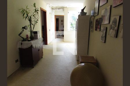 Casa para alugar com 962m², 7 quartos e 10 vagasCorredor