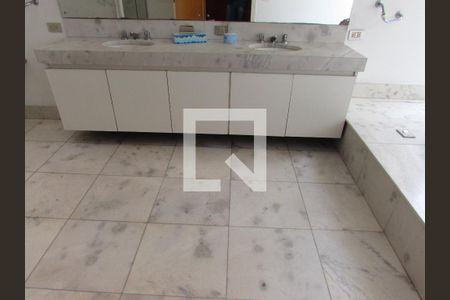 Casa para alugar com 962m², 7 quartos e 10 vagasBanheiro da Suíte Master