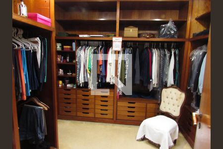 Casa para alugar com 962m², 7 quartos e 10 vagasCloset da suíte 3