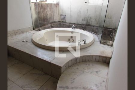 Casa para alugar com 962m², 7 quartos e 10 vagasBanheiro da Suíte Master