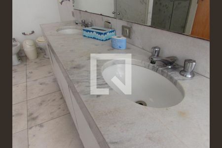 Casa para alugar com 962m², 7 quartos e 10 vagasBanheiro da Suíte Master