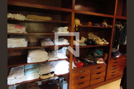 Casa para alugar com 962m², 7 quartos e 10 vagasCloset da suíte 1