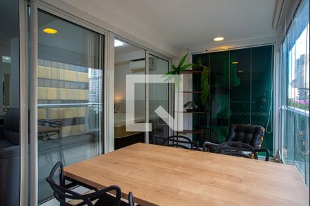 Varanda da Sala e do quarto de apartamento para alugar com 1 quarto, 49m² em Consolação, São Paulo