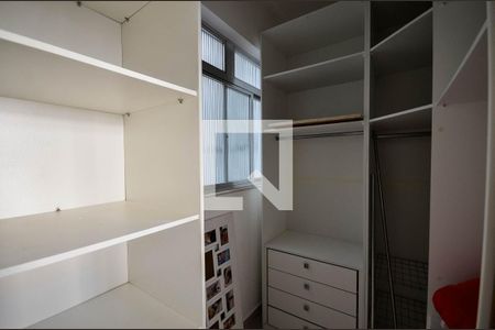 Apartamento para alugar com 89m², 2 quartos e 1 vaga Apartamento para alugar com 89m², 2 quartos e 1 vagaCloset da suíte