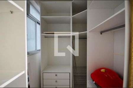 Apartamento para alugar com 89m², 2 quartos e 1 vaga Apartamento para alugar com 89m², 2 quartos e 1 vagaCloset da suíte