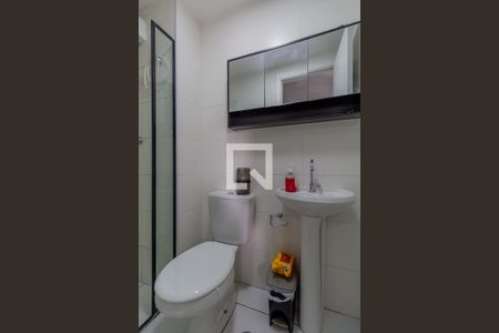 Banheiro  de apartamento à venda com 2 quartos, 32m² em Itaquera, São Paulo