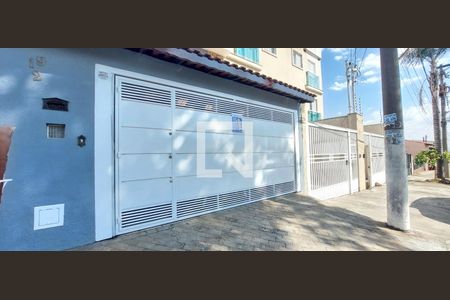 Casa para alugar com 81m², 2 quartos e 2 vagas Casa para alugar com 81m², 2 quartos e 2 vagasFachada