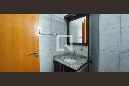 Casa para alugar com 81m², 2 quartos e 2 vagas Casa para alugar com 81m², 2 quartos e 2 vagasBanheiro Quarto 2 suíte