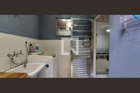 Casa para alugar com 81m², 2 quartos e 2 vagas Casa para alugar com 81m², 2 quartos e 2 vagasÁrea de Serviço