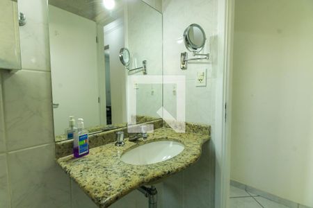 Apartamento à venda com 70m², 3 quartos e 2 vagas Apartamento à venda com 70m², 3 quartos e 2 vagasBanheiro