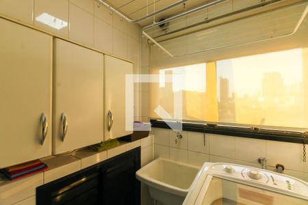 Apartamento à venda com 70m², 3 quartos e 2 vagas Apartamento à venda com 70m², 3 quartos e 2 vagasDetalhe da área de serviço