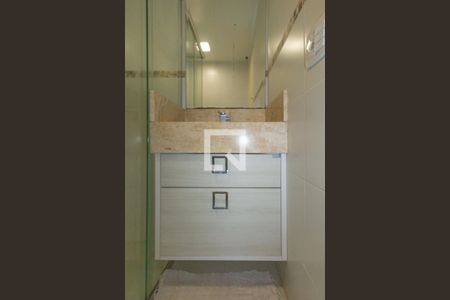 Detalhe do banheiro de apartamento para alugar com 3 quartos, 57m² em Igara, Canoas