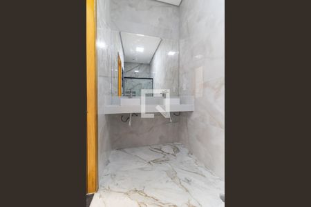 Casa à venda com 100m², 3 quartos e 2 vagas Casa à venda com 100m², 3 quartos e 2 vagasBanheiro da Suíte