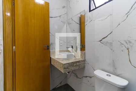 Casa à venda com 100m², 3 quartos e 2 vagas Casa à venda com 100m², 3 quartos e 2 vagasBanheiro Social