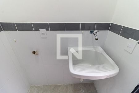 Casa à venda com 100m², 3 quartos e 2 vagas Casa à venda com 100m², 3 quartos e 2 vagasLavanderia