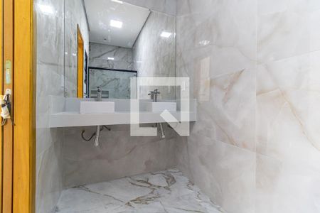 Casa à venda com 100m², 3 quartos e 2 vagas Casa à venda com 100m², 3 quartos e 2 vagasBanheiro da Suíte