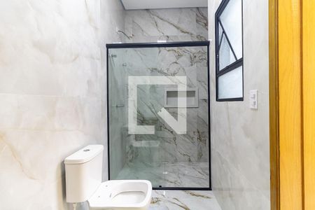 Casa à venda com 100m², 3 quartos e 2 vagas Casa à venda com 100m², 3 quartos e 2 vagasBanheiro da Suíte