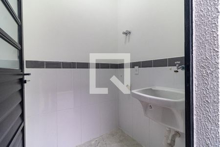 Casa à venda com 100m², 3 quartos e 2 vagas Casa à venda com 100m², 3 quartos e 2 vagasLavanderia