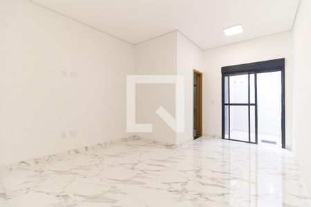 Casa à venda com 100m², 3 quartos e 2 vagas Casa à venda com 100m², 3 quartos e 2 vagasSuíte