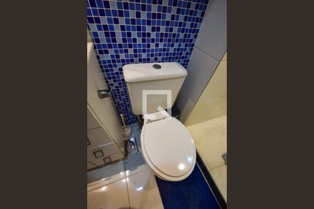 Apartamento à venda com 55m², 2 quartos e 1 vaga Apartamento à venda com 55m², 2 quartos e 1 vagaBanheiro