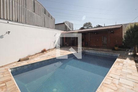 Casa para alugar com 950m², 3 quartos e 2 vagasQuintal