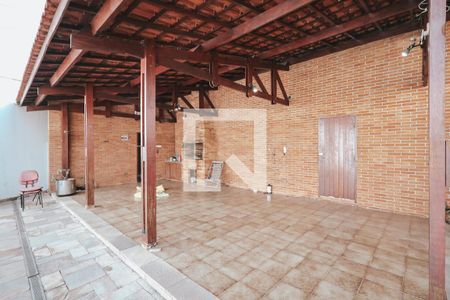 Casa para alugar com 950m², 3 quartos e 2 vagasQuintal