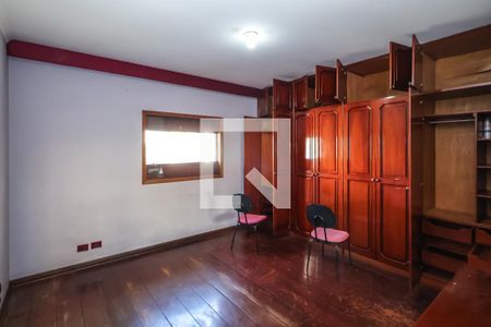 Casa para alugar com 950m², 3 quartos e 2 vagasSuíte