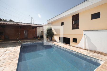 Casa para alugar com 950m², 3 quartos e 2 vagasQuintal